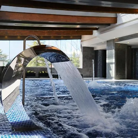 Cozy With Pools And Spa, Ivan Rilski Apartment